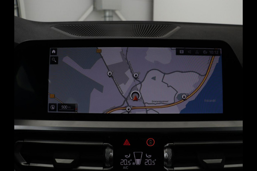 BMW 3 Serie 318i Executive Edition | Sport Line | Stoelverwarming | Camera | Trekhaak | Half leder | Full LED | Carplay | Live Cockpit
