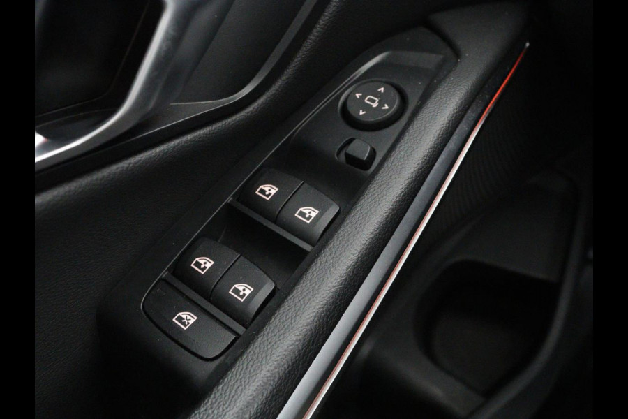 BMW 3 Serie 318i Executive Edition | Sport Line | Stoelverwarming | Camera | Trekhaak | Half leder | Full LED | Carplay | Live Cockpit