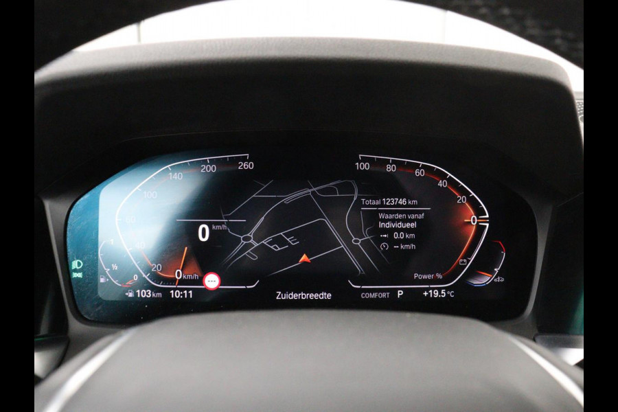 BMW 3 Serie 318i Executive Edition | Sport Line | Stoelverwarming | Camera | Trekhaak | Half leder | Full LED | Carplay | Live Cockpit