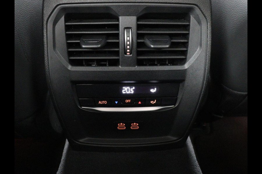 BMW 3 Serie 318i Executive Edition | Sport Line | Stoelverwarming | Camera | Trekhaak | Half leder | Full LED | Carplay | Live Cockpit