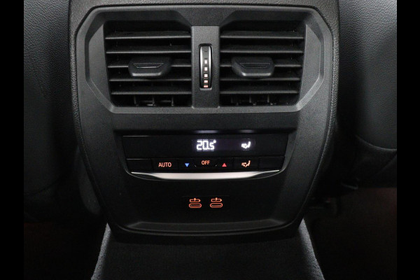 BMW 3 Serie 318i Executive Edition | Sport Line | Stoelverwarming | Camera | Trekhaak | Half leder | Full LED | Carplay | Live Cockpit