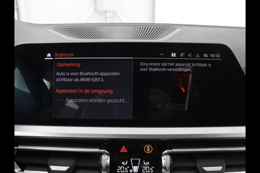 BMW 3 Serie 318i Executive Edition | Sport Line | Stoelverwarming | Camera | Trekhaak | Half leder | Full LED | Carplay | Live Cockpit