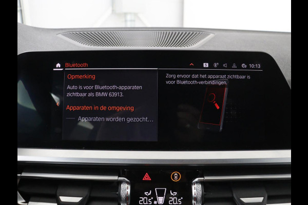 BMW 3 Serie 318i Executive Edition | Sport Line | Stoelverwarming | Camera | Trekhaak | Half leder | Full LED | Carplay | Live Cockpit