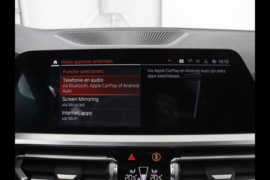 BMW 3 Serie 318i Executive Edition | Sport Line | Stoelverwarming | Camera | Trekhaak | Half leder | Full LED | Carplay | Live Cockpit