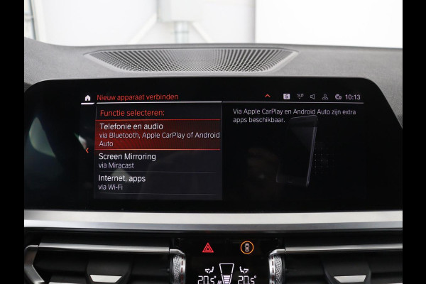 BMW 3 Serie 318i Executive Edition | Sport Line | Stoelverwarming | Camera | Trekhaak | Half leder | Full LED | Carplay | Live Cockpit