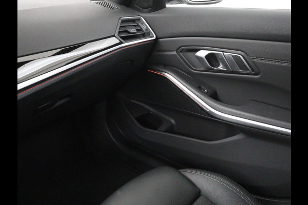 BMW 3 Serie 318i Executive Edition | Sport Line | Stoelverwarming | Camera | Trekhaak | Half leder | Full LED | Carplay | Live Cockpit