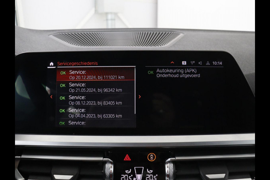 BMW 3 Serie 318i Executive Edition | Sport Line | Stoelverwarming | Camera | Trekhaak | Half leder | Full LED | Carplay | Live Cockpit