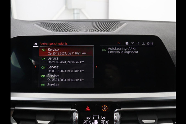 BMW 3 Serie 318i Executive Edition | Sport Line | Stoelverwarming | Camera | Trekhaak | Half leder | Full LED | Carplay | Live Cockpit
