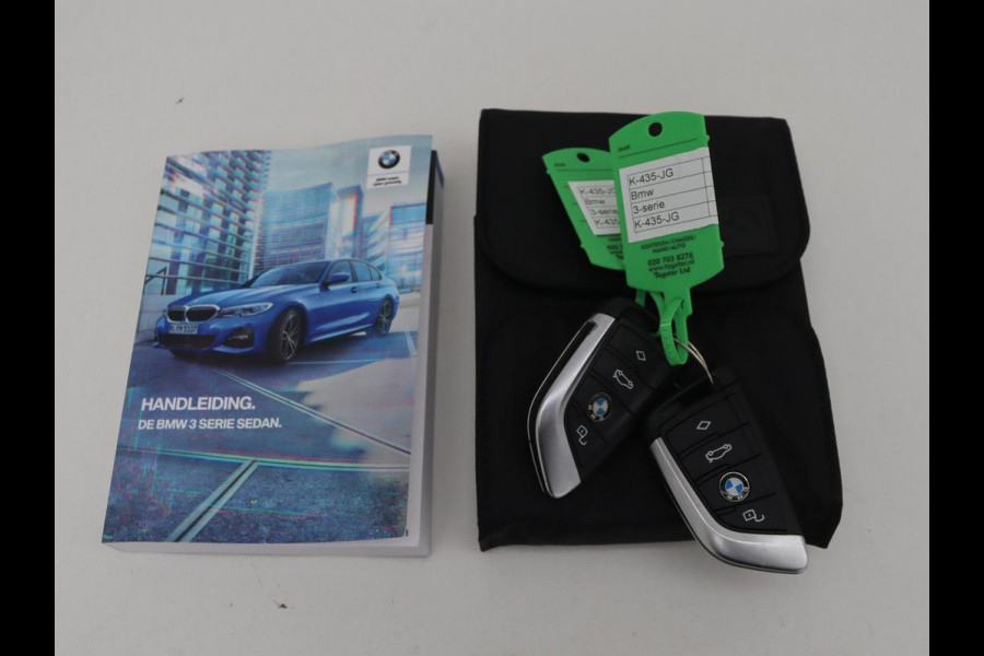 BMW 3 Serie 318i Executive Edition | Sport Line | Stoelverwarming | Camera | Trekhaak | Half leder | Full LED | Carplay | Live Cockpit