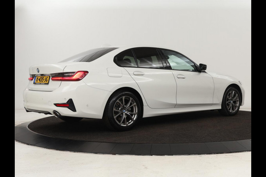 BMW 3 Serie 318i Executive Edition | Sport Line | Stoelverwarming | Camera | Trekhaak | Half leder | Full LED | Carplay | Live Cockpit