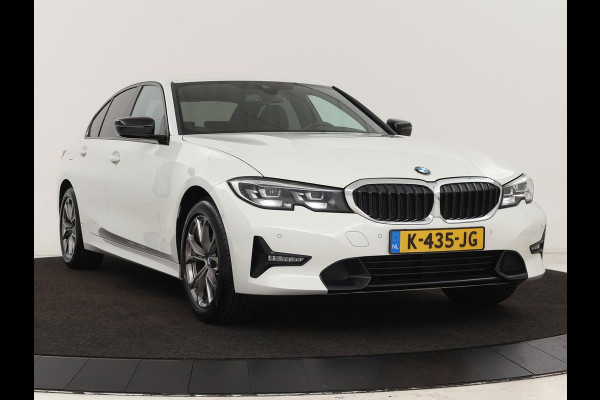 BMW 3 Serie 318i Executive Edition | Sport Line | Stoelverwarming | Camera | Trekhaak | Half leder | Full LED | Carplay | Live Cockpit