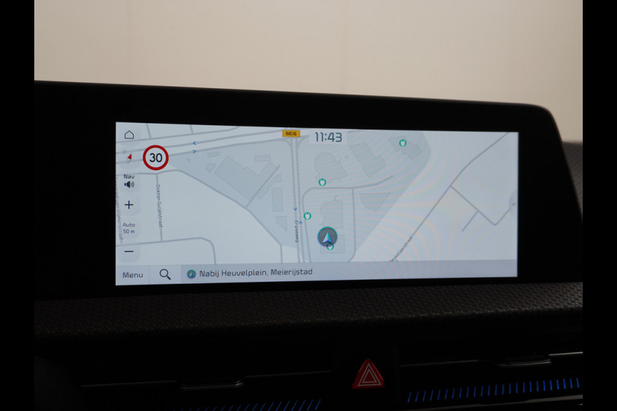Kia Ev6 Plus 77.4kWh Leer Long Range 19" Apple Carplay Trekhaak Android Meridian-HiFi Adap. Cruise Camera Navi Ecc Elek.Verst.Stoelen+Ve Elek.Achterklep Led Regen-Lichtsensor Verkeersbord detectie Connected Services Bluetooth Uitparkeer waarschuwing Rijstrooksensor met correctie 1e Eigenaar Origineel Nederlandse Auto Dealer Onderhouden tot 233kw DC en 11kw AC laden Garantie Accu 7jaar/160.000km