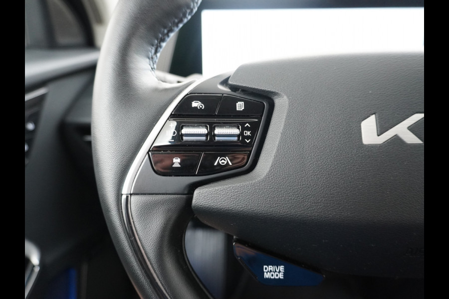 Kia Ev6 Plus 77.4kWh Leer Long Range 19" Apple Carplay Trekhaak Android Meridian-HiFi Adap. Cruise Camera Navi Ecc Elek.Verst.Stoelen+Ve Elek.Achterklep Led Regen-Lichtsensor Verkeersbord detectie Connected Services Bluetooth Uitparkeer waarschuwing Rijstrooksensor met correctie 1e Eigenaar Origineel Nederlandse Auto Dealer Onderhouden tot 233kw DC en 11kw AC laden Garantie Accu 7jaar/160.000km