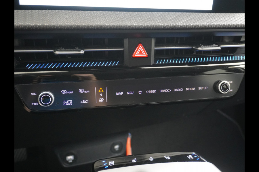 Kia Ev6 Plus 77.4kWh Leer Long Range 19" Apple Carplay Trekhaak Android Meridian-HiFi Adap. Cruise Camera Navi Ecc Elek.Verst.Stoelen+Ve Elek.Achterklep Led Regen-Lichtsensor Verkeersbord detectie Connected Services Bluetooth Uitparkeer waarschuwing Rijstrooksensor met correctie 1e Eigenaar Origineel Nederlandse Auto Dealer Onderhouden tot 233kw DC en 11kw AC laden Garantie Accu 7jaar/160.000km