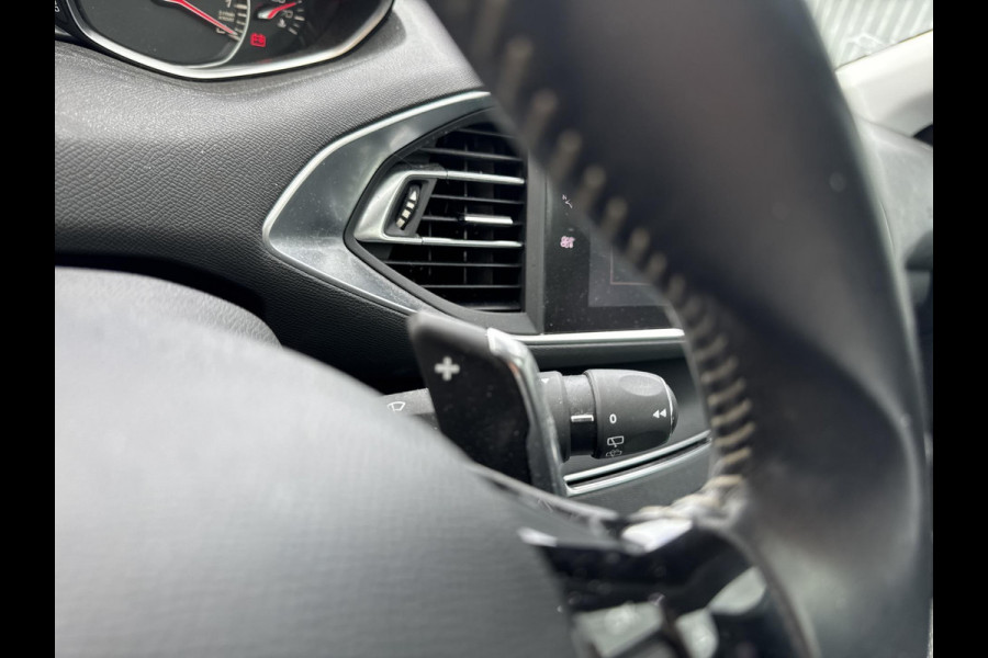 Peugeot 308 SW 1.2 PureTech Allure | automaat | panoramadak | massagestoelen | stoelverwarming | blind-spot | adaptive cruise | navigatie |