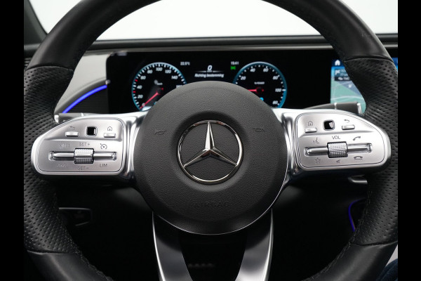 Mercedes-Benz EQC 400 4MATIC Premium 80 kWh 408pk Panorama Navigatie Stoelverwarming 360 Camera Ambientlight 333