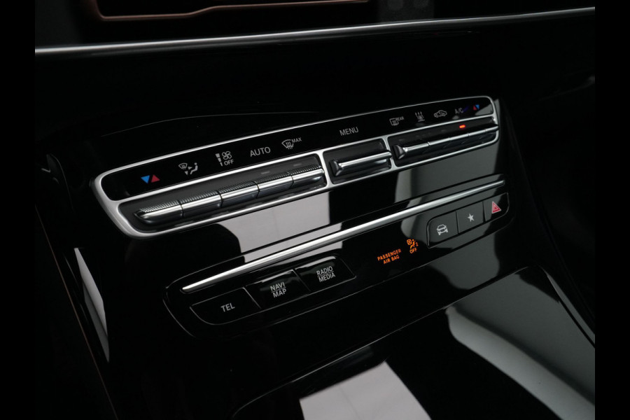 Mercedes-Benz EQC 400 4MATIC Premium 80 kWh 408pk Panorama Navigatie Stoelverwarming 360 Camera Ambientlight 333