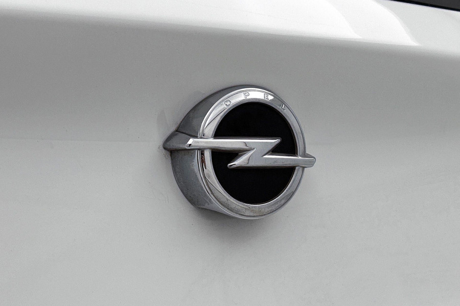 Opel Astra 1.0 Turbo 120 Jaar Edition (NAVIGATIE, CARPLAY, PARKEERSENSOREN, CLIMA, 1e EIGENAAR, GOED ONDERHOUDEN)