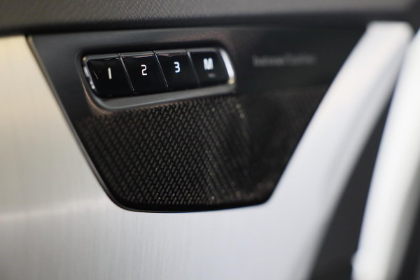 Volvo XC90 2.0 T8 Twin Engine AWD Momentum Pro / 7 Zitter / ACC / Lane Assist / 360 Camera / Leder / Navi / HK / Head Up / 20 Inch