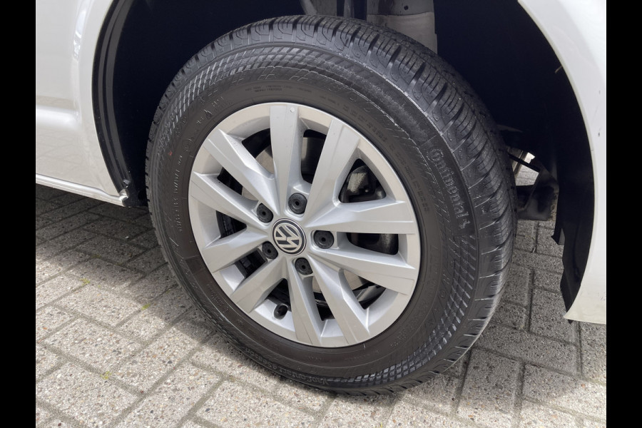 Volkswagen Transporter 2.0 TDI DSG automaat L2H1 30 DC 5 persoons / vaste prijs rijklaar € 27.950 ex btw / lease vanaf € 456 / airco / cruise / navi / achterdeuren / euro 6 / bpm vrij !