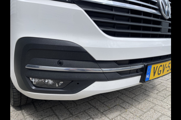 Volkswagen Transporter 2.0 TDI DSG automaat L2H1 30 DC 5 persoons / vaste prijs rijklaar € 27.950 ex btw / lease vanaf € 456 / airco / cruise / navi / achterdeuren / euro 6 / bpm vrij !