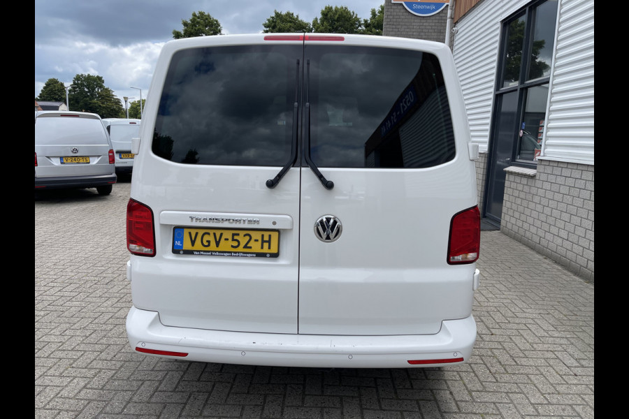 Volkswagen Transporter 2.0 TDI DSG automaat L2H1 30 DC 5 persoons / vaste prijs rijklaar € 27.950 ex btw / lease vanaf € 456 / airco / cruise / navi / achterdeuren / euro 6 / bpm vrij !