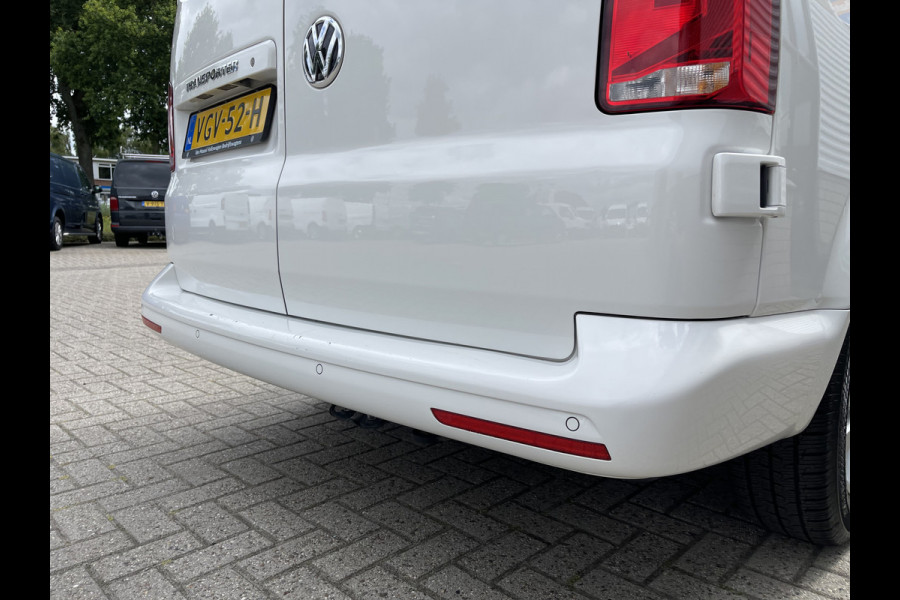 Volkswagen Transporter 2.0 TDI DSG automaat L2H1 30 DC 5 persoons / vaste prijs rijklaar € 27.950 ex btw / lease vanaf € 456 / airco / cruise / navi / achterdeuren / euro 6 / bpm vrij !