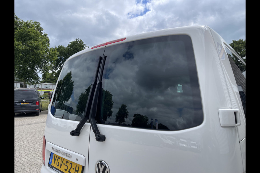 Volkswagen Transporter 2.0 TDI DSG automaat L2H1 30 DC 5 persoons / vaste prijs rijklaar € 27.950 ex btw / lease vanaf € 456 / airco / cruise / navi / achterdeuren / euro 6 / bpm vrij !