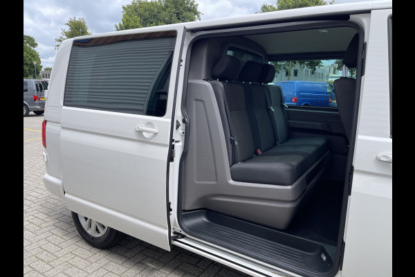 Volkswagen Transporter 2.0 TDI DSG automaat L2H1 30 DC 5 persoons / vaste prijs rijklaar € 27.950 ex btw / lease vanaf € 456 / airco / cruise / navi / achterdeuren / euro 6 / bpm vrij !