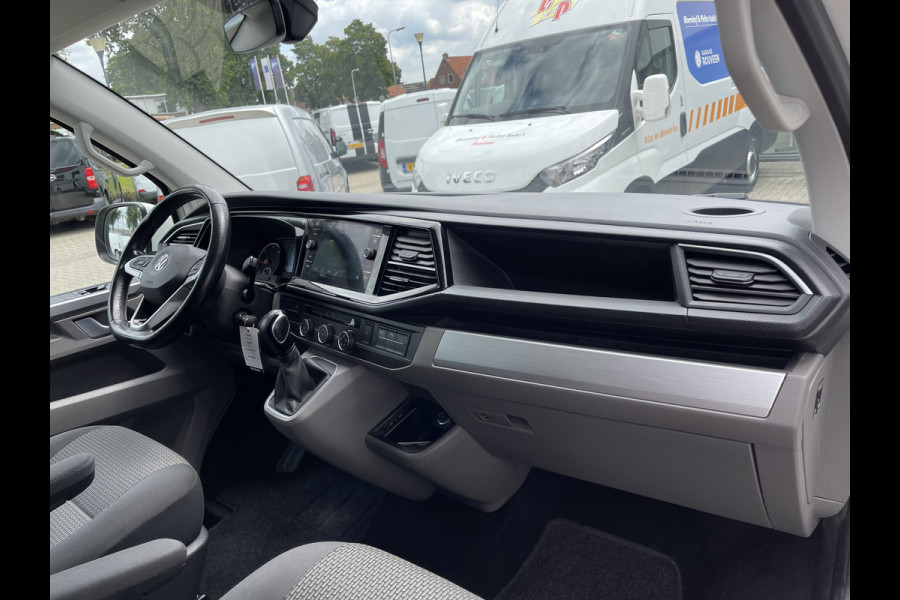 Volkswagen Transporter 2.0 TDI DSG automaat L2H1 30 DC 5 persoons / vaste prijs rijklaar € 27.950 ex btw / lease vanaf € 456 / airco / cruise / navi / achterdeuren / euro 6 / bpm vrij !