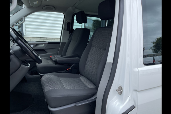 Volkswagen Transporter 2.0 TDI DSG automaat L2H1 30 DC 5 persoons / vaste prijs rijklaar € 27.950 ex btw / lease vanaf € 456 / airco / cruise / navi / achterdeuren / euro 6 / bpm vrij !