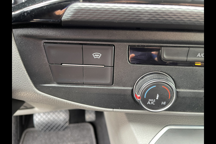 Volkswagen Transporter 2.0 TDI DSG automaat L2H1 30 DC 5 persoons / vaste prijs rijklaar € 27.950 ex btw / lease vanaf € 456 / airco / cruise / navi / achterdeuren / euro 6 / bpm vrij !