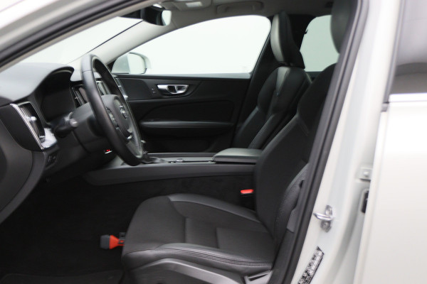 Volvo V60 2.0 T4 Momentum Pro Polestar Engineered Panoramadak, Head-Up, LED, Apple CarPlay, Lane Assist, Camera
