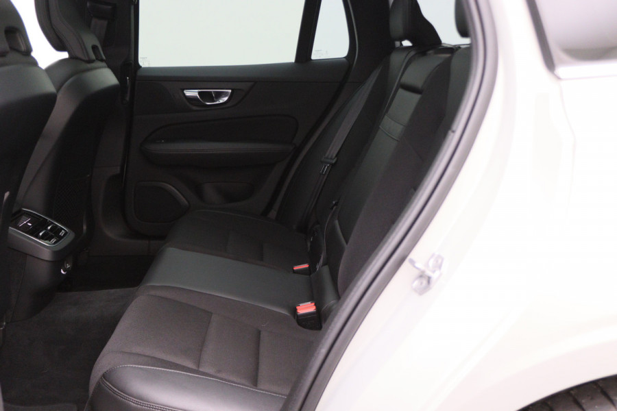 Volvo V60 2.0 T4 Momentum Pro Polestar Engineered Panoramadak, Head-Up, LED, Apple CarPlay, Lane Assist, Camera