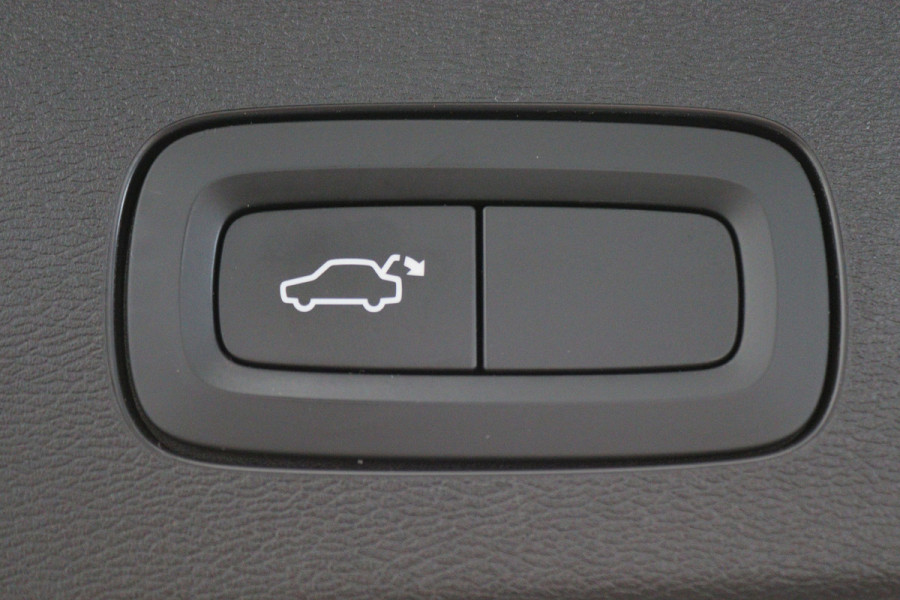 Volvo V60 2.0 T4 Momentum Pro Polestar Engineered Panoramadak, Head-Up, LED, Apple CarPlay, Lane Assist, Camera