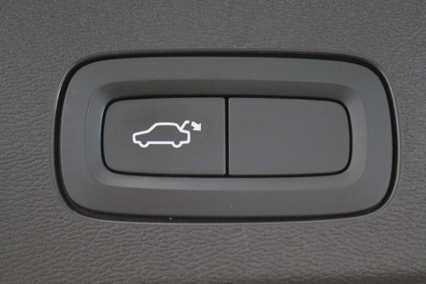 Volvo V60 2.0 T4 Momentum Pro Polestar Engineered Panoramadak, Head-Up, LED, Apple CarPlay, Lane Assist, Camera
