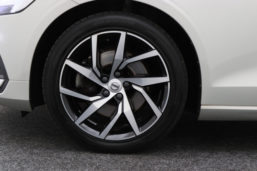 Volvo V60 2.0 T4 Momentum Pro Polestar Engineered Panoramadak, Head-Up, LED, Apple CarPlay, Lane Assist, Camera