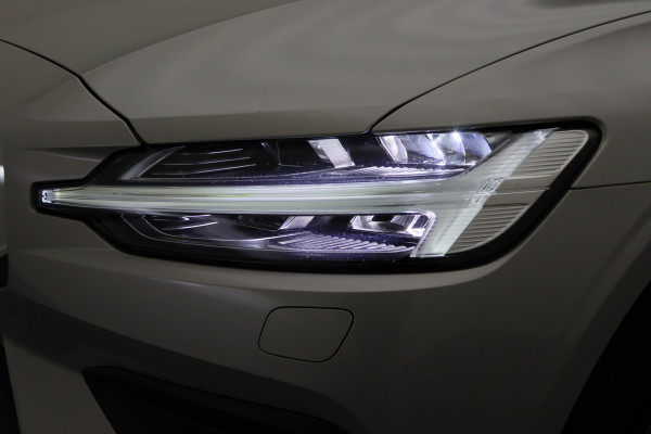Volvo V60 2.0 T4 Momentum Pro Polestar Engineered Panoramadak, Head-Up, LED, Apple CarPlay, Lane Assist, Camera