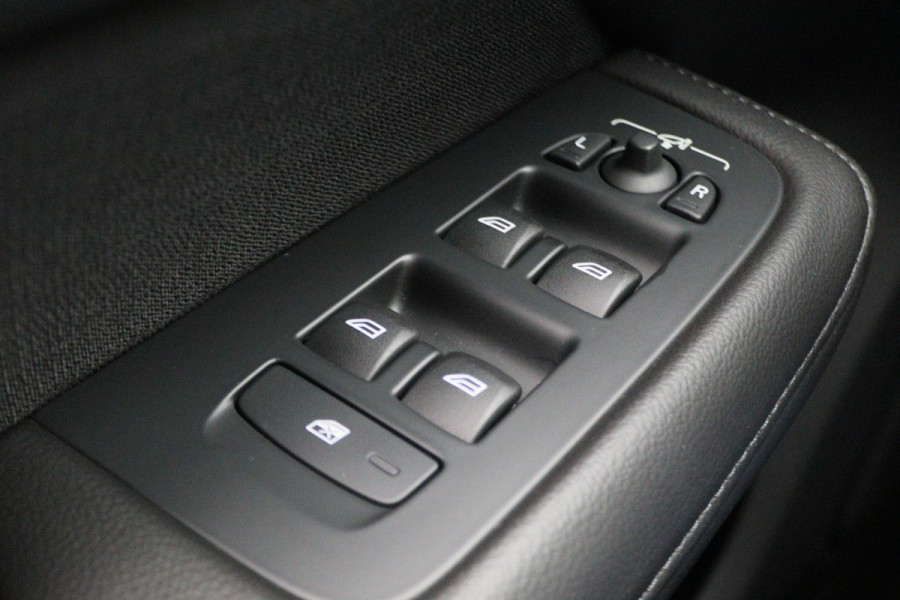 Volvo V60 2.0 T4 Momentum Pro Polestar Engineered Panoramadak, Head-Up, LED, Apple CarPlay, Lane Assist, Camera