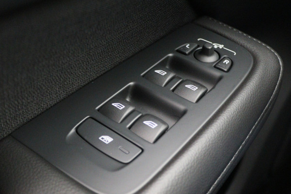 Volvo V60 2.0 T4 Momentum Pro Polestar Engineered Panoramadak, Head-Up, LED, Apple CarPlay, Lane Assist, Camera