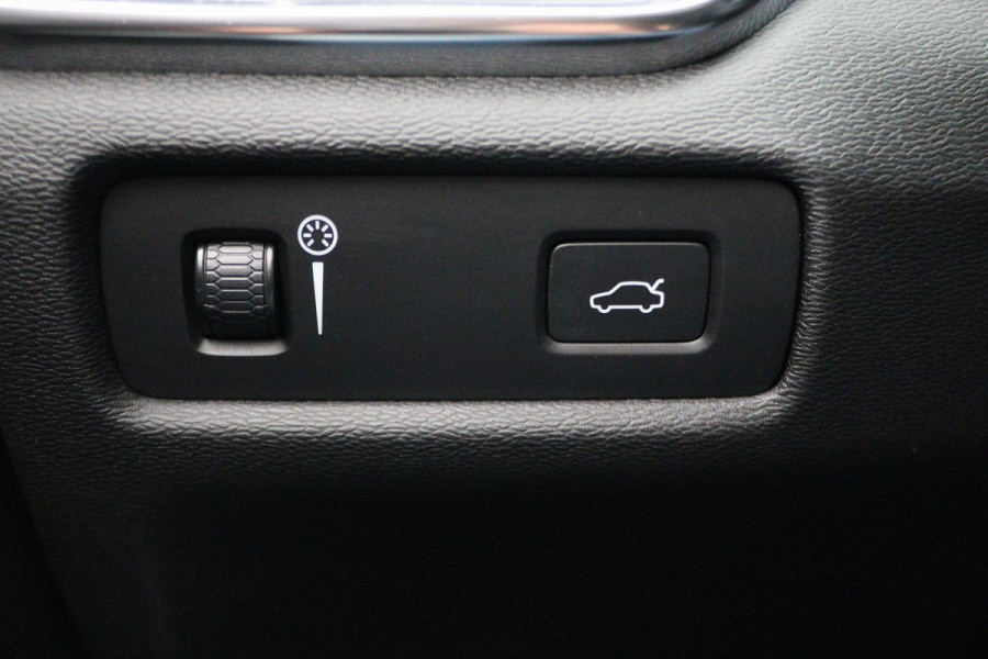 Volvo V60 2.0 T4 Momentum Pro Polestar Engineered Panoramadak, Head-Up, LED, Apple CarPlay, Lane Assist, Camera