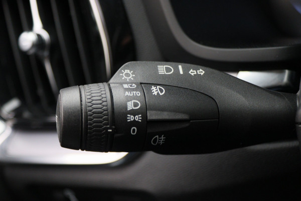 Volvo V60 2.0 T4 Momentum Pro Polestar Engineered Panoramadak, Head-Up, LED, Apple CarPlay, Lane Assist, Camera