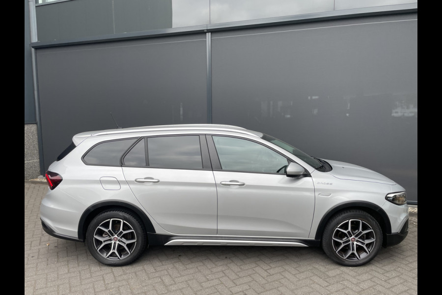 Fiat Tipo cross stationwagon 1.0 clima camera navigatie bluetooth 1.0 Cross Climate control -Cruise control - A-uitrijcamera - Navigatie - Bluetooth