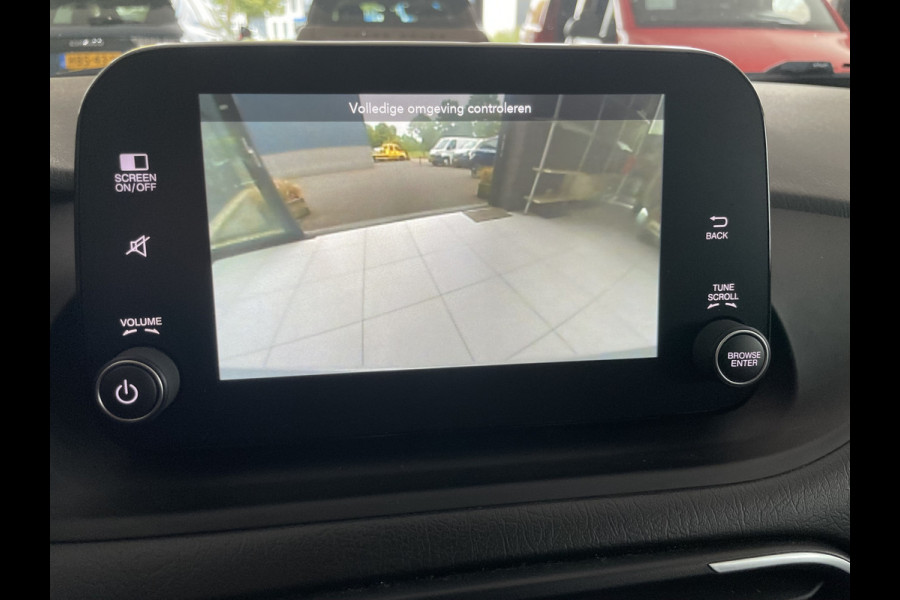 Fiat Tipo cross stationwagon 1.0 clima camera navigatie bluetooth 1.0 Cross Climate control -Cruise control - A-uitrijcamera - Navigatie - Bluetooth