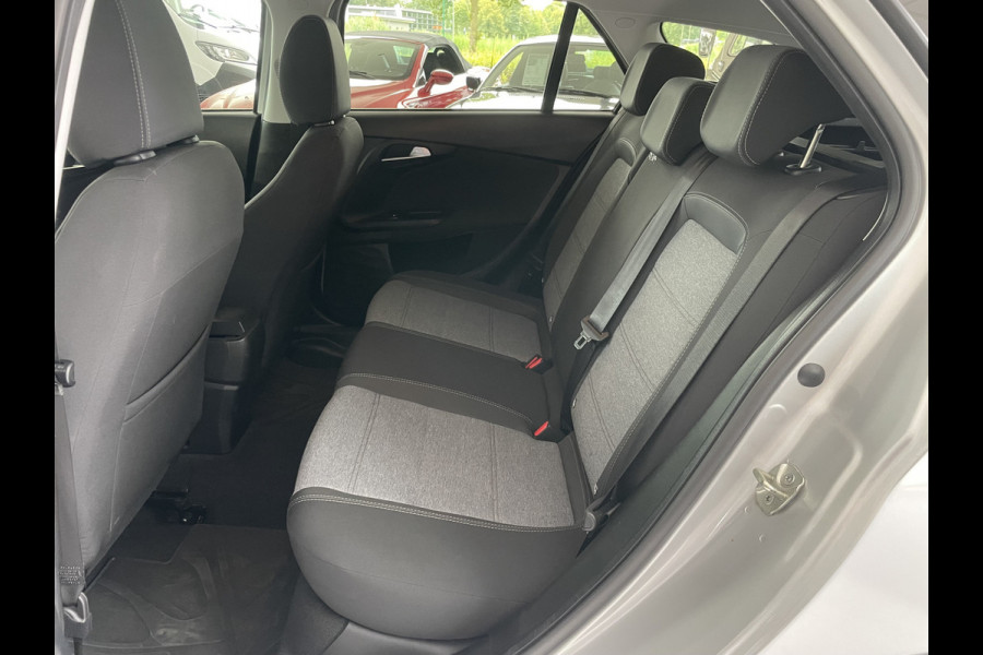 Fiat Tipo cross stationwagon 1.0 clima camera navigatie bluetooth 1.0 Cross Climate control -Cruise control - A-uitrijcamera - Navigatie - Bluetooth