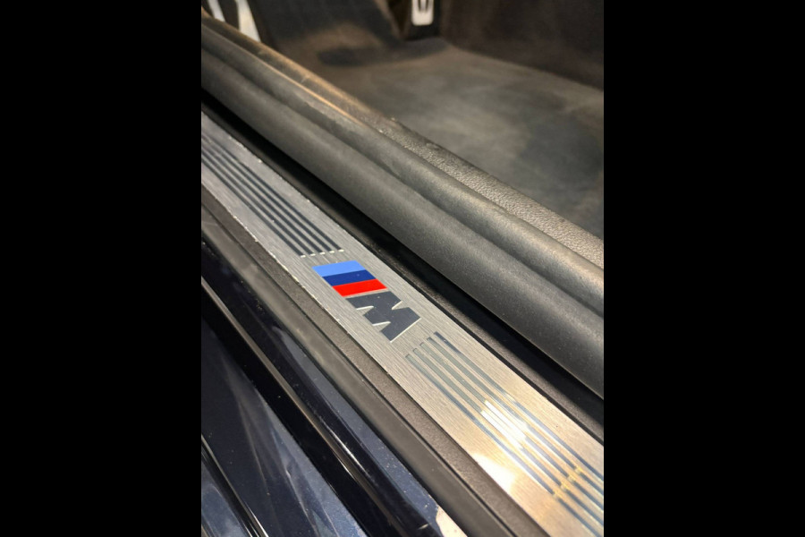 BMW 5 Serie Touring 530e xDrive Business Edition. M Sport Hybrid 292PK Carbonschwarz Pano dak Head up Display  Co Pilot Adaptive Suspension Laser Lights
