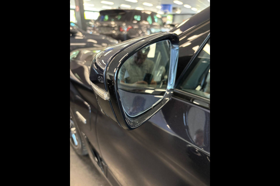 BMW 5 Serie Touring 530e xDrive Business Edition. M Sport Hybrid 292PK Carbonschwarz Pano dak Head up Display  Co Pilot Adaptive Suspension Laser Lights