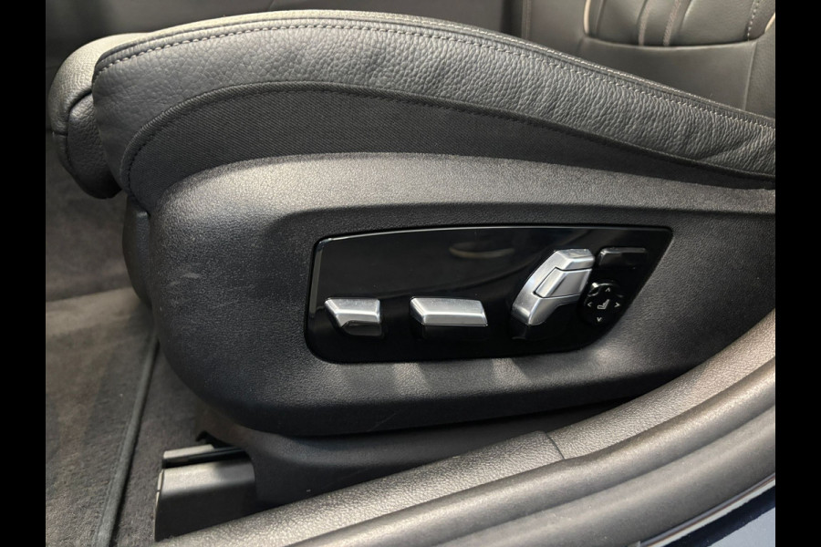 BMW 5 Serie Touring 530e xDrive Business Edition. M Sport Hybrid 292PK Carbonschwarz Pano dak Head up Display  Co Pilot Adaptive Suspension Laser Lights