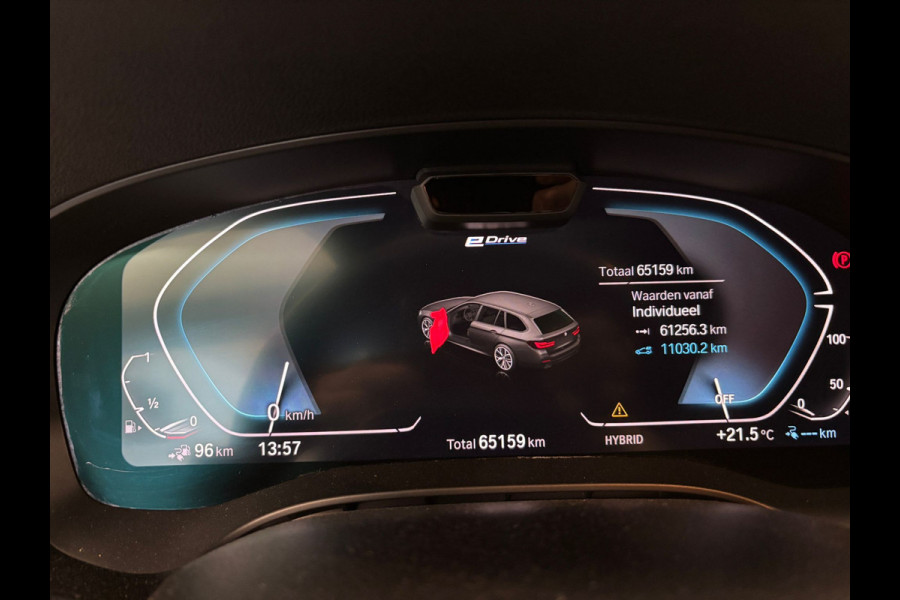 BMW 5 Serie Touring 530e xDrive Business Edition. M Sport Hybrid 292PK Carbonschwarz Pano dak Head up Display  Co Pilot Adaptive Suspension Laser Lights