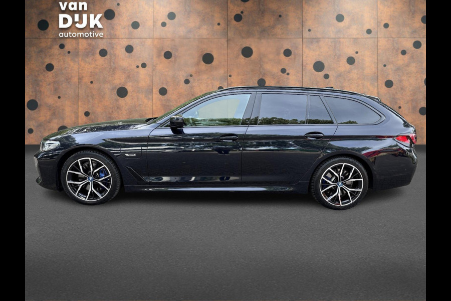 BMW 5 Serie Touring 530e xDrive Business Edition. M Sport Hybrid 292PK Carbonschwarz Pano dak Head up Display  Co Pilot Adaptive Suspension Laser Lights